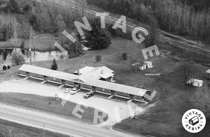 Village Motel (Manistee Crossing Family Resort) - 1990 (newer photo)